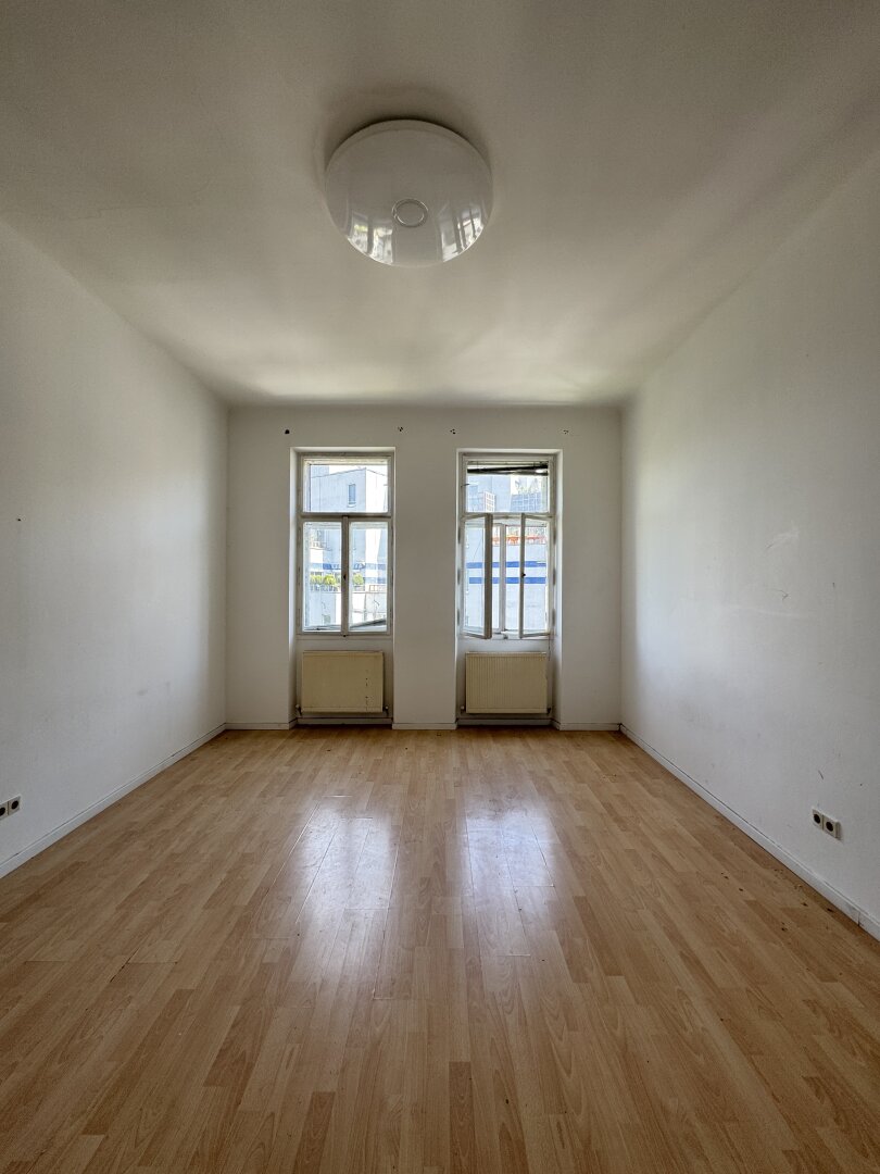 Altbau Juwel mit Potenzial – Ruhige Lage trifft historischen Charme