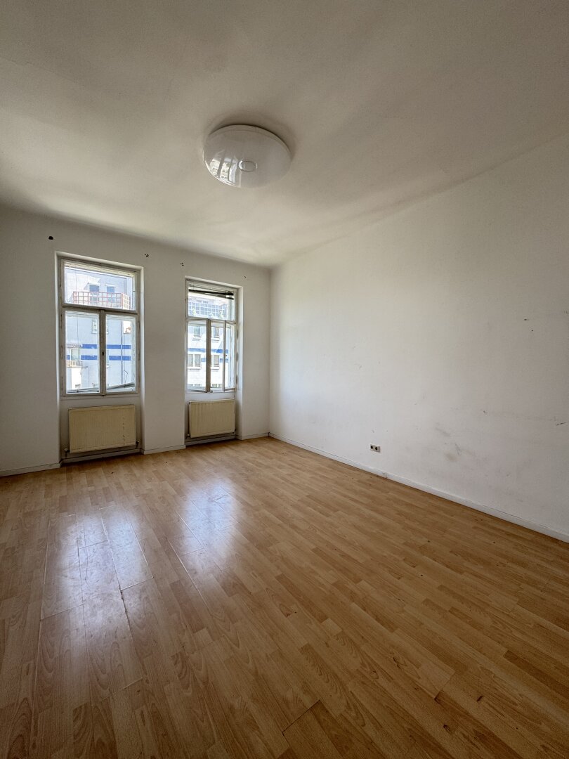 Altbau Juwel mit Potenzial – Ruhige Lage trifft historischen Charme