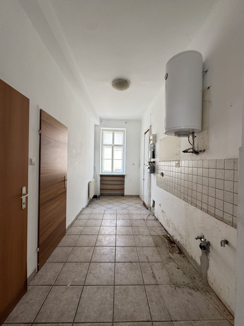 Altbau Juwel mit Potenzial – Ruhige Lage trifft historischen Charme