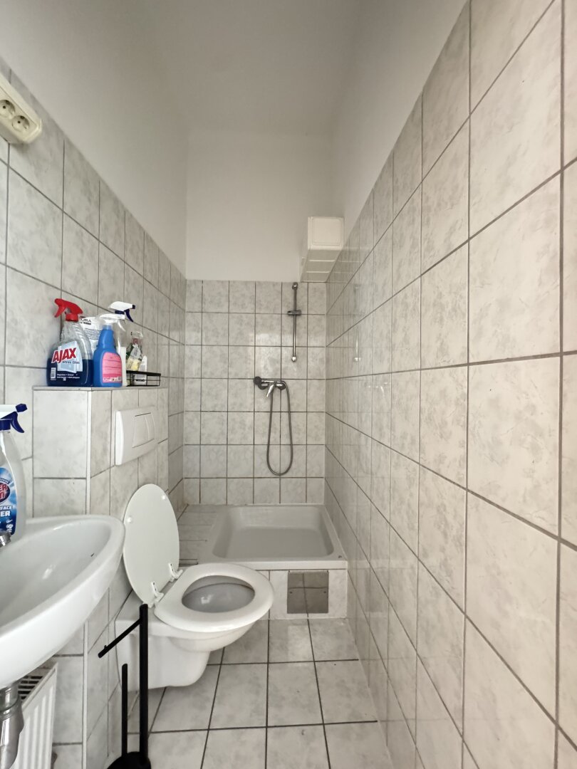 Altbau Juwel mit Potenzial – Ruhige Lage trifft historischen Charme