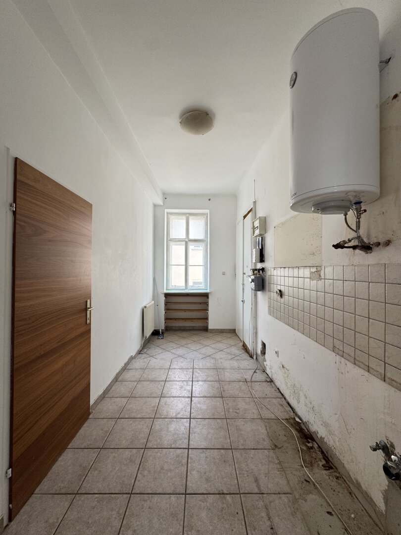 Altbau Juwel mit Potenzial – Ruhige Lage trifft historischen Charme