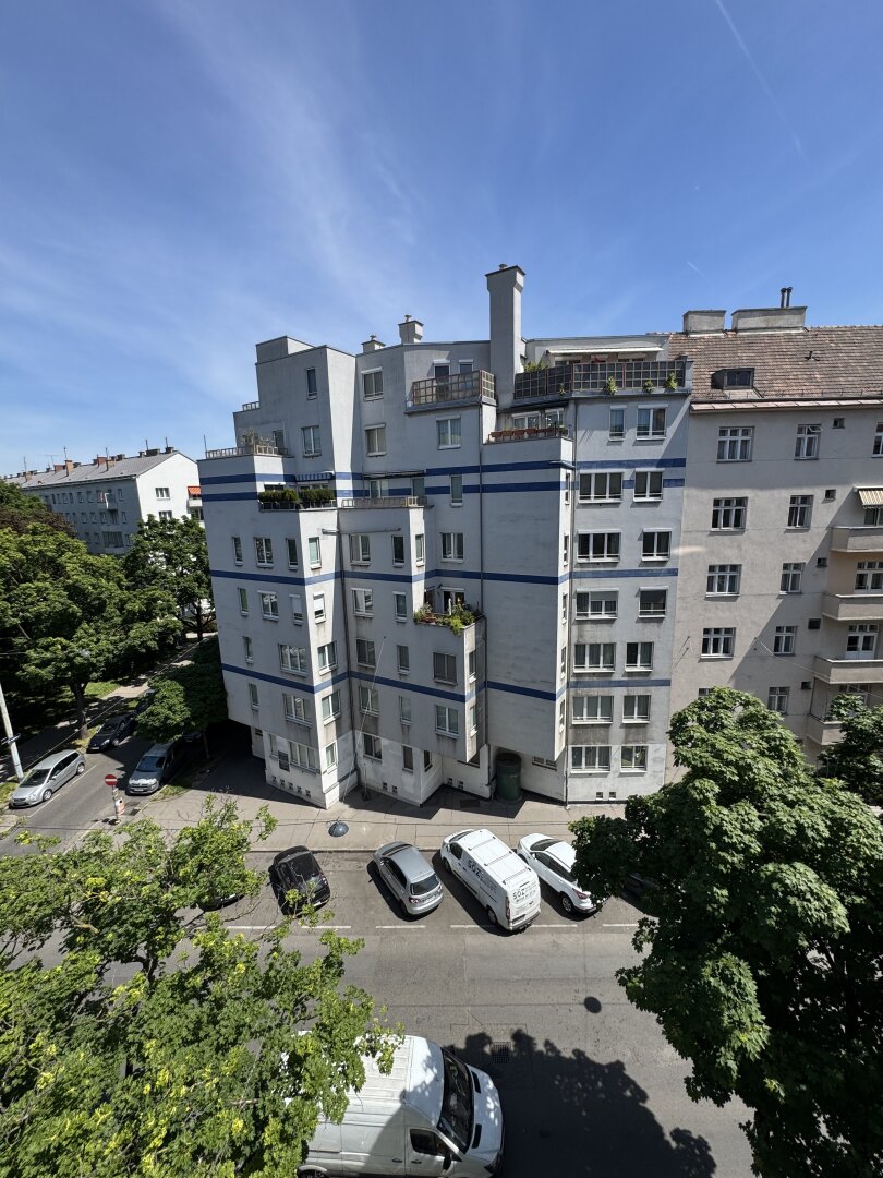 Altbau Juwel mit Potenzial – Ruhige Lage trifft historischen Charme