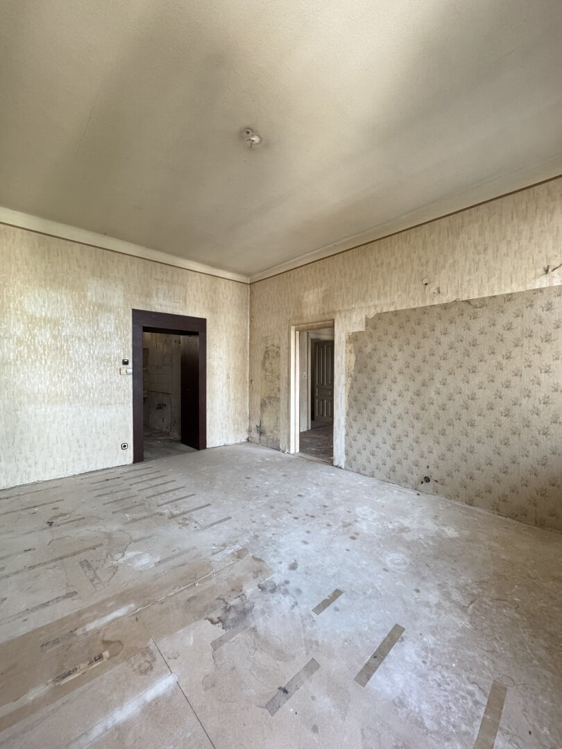 Stilvoller Altbau mit Sanierungspotenzial in Ruhelage – 2-Zimmer-Wohnung in 1200 Wien