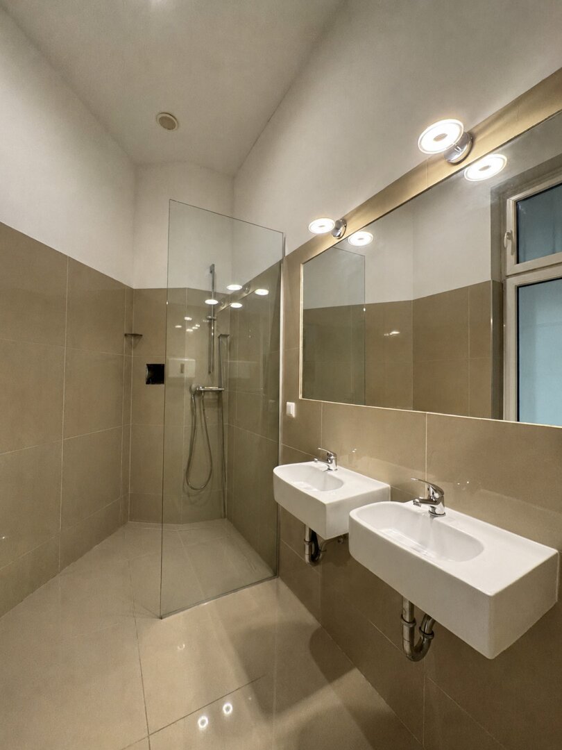 3-Zimmer-Altbauwohnung in generalsaniertem Haus mit Lift – 1020 Wien
