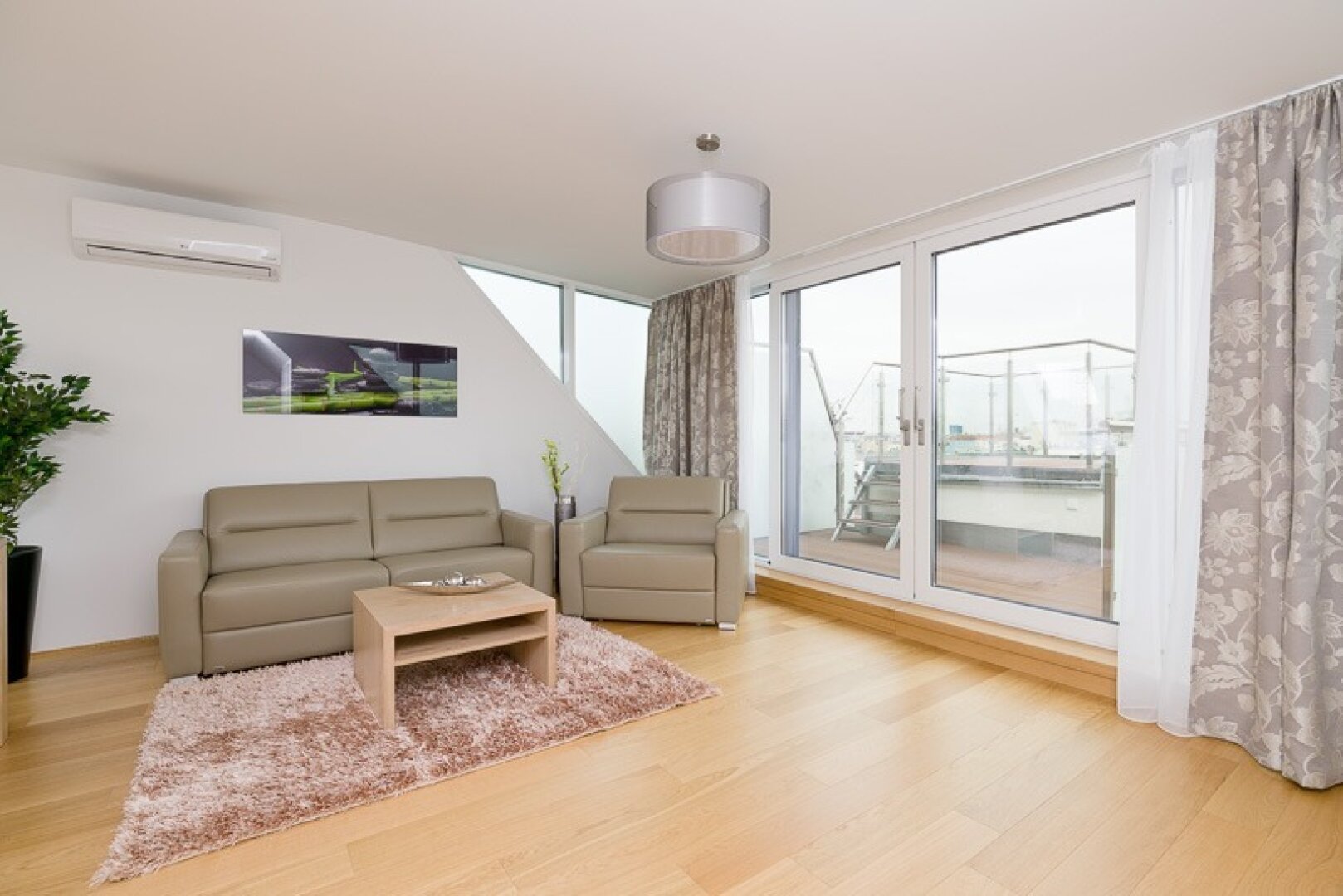 Exklusive Dachgeschosswohnung mit 2 Terrassen nahe Augarten – Ruhelage & Fernblick