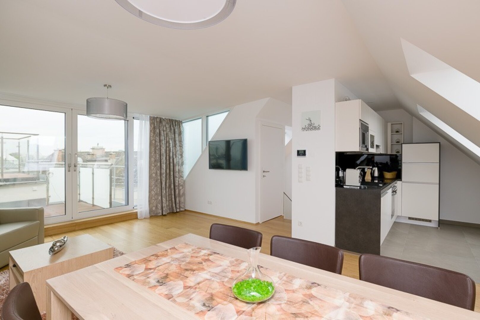 Exklusive Dachgeschosswohnung mit  2 Terrassen nahe Augarten – Ruhelage & Fernblick