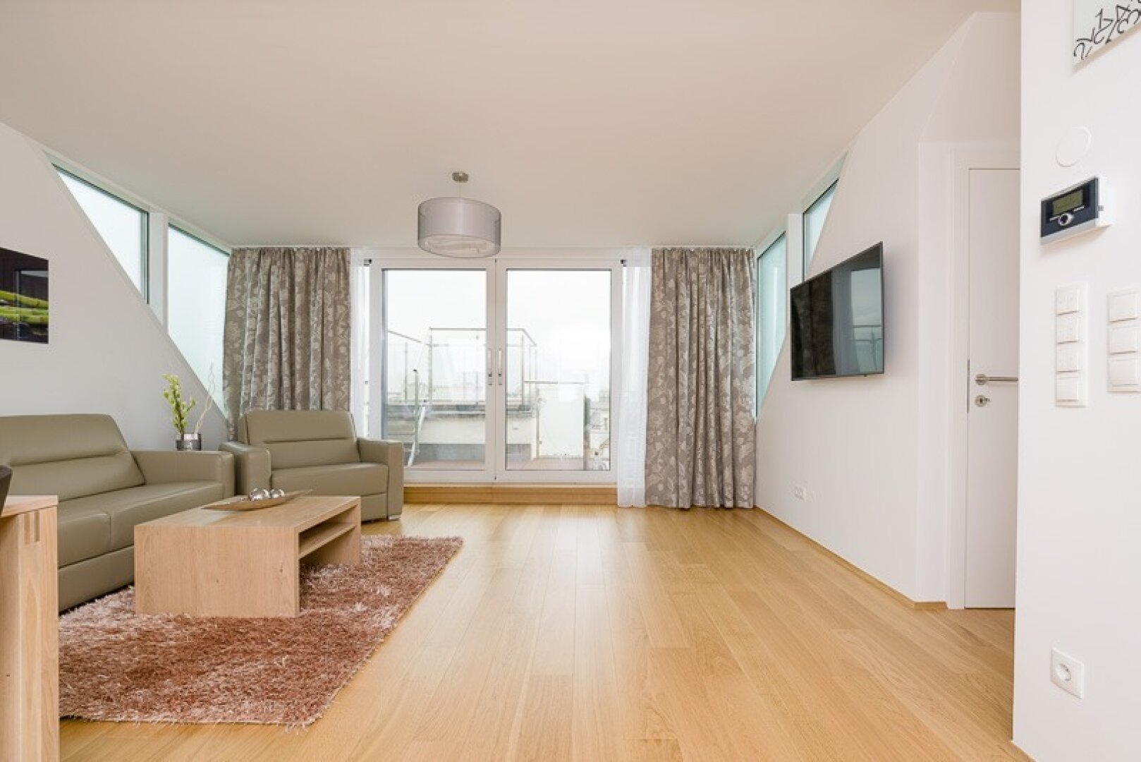 Exklusive Dachgeschosswohnung mit  2 Terrassen nahe Augarten – Ruhelage & Fernblick