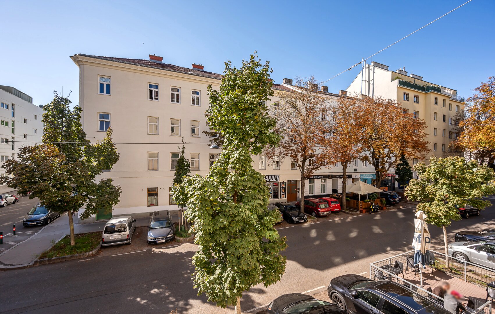 ++Q18++ Well-maintained 1-room old building flat with lots of potential