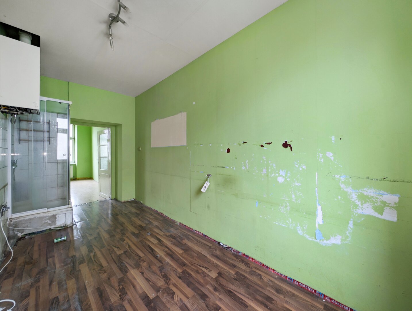 ++Q18++ sanierungsbedürftige 1-Zimmer Altbauwohnung