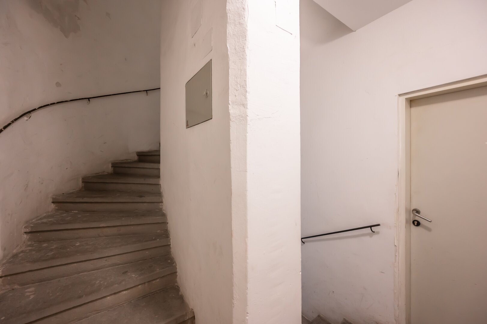 ++NEU++ Sanierungsbedürftige 1-Zimmer Altbau-Wohnung, viel Potenzial! Augartennähe!