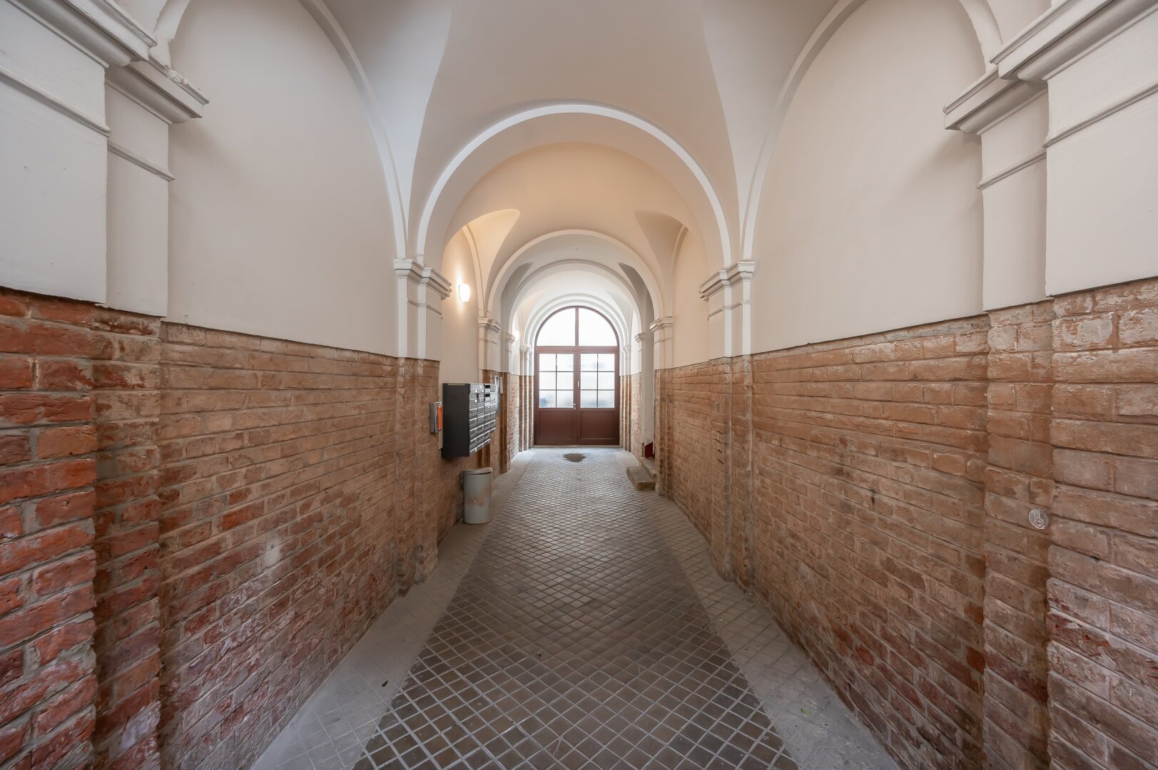 ++NEU++ Sanierungsbedürftige 1-Zimmer Altbau-Wohnung, viel Potenzial! Augartennähe!