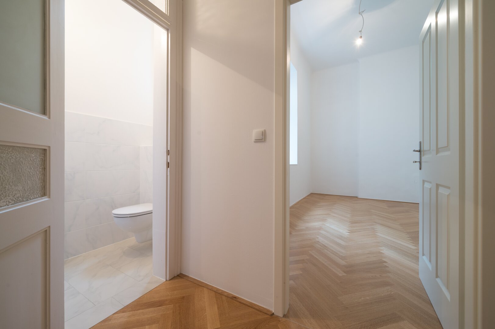 ++NEU++Kernsanierter Altbau ERSTBEZUG, 3 getrennte Zimmer+Küche in Citylage!!