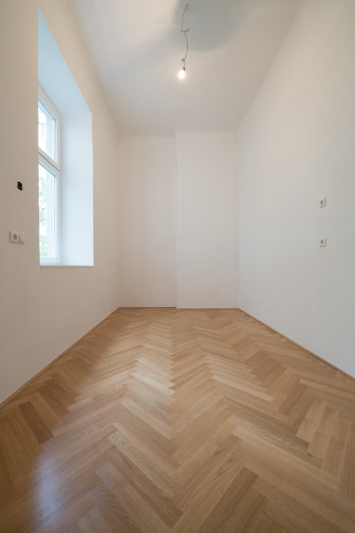 ++NEU++Kernsanierter Altbau ERSTBEZUG, 3 getrennte Zimmer+Küche in Citylage!!
