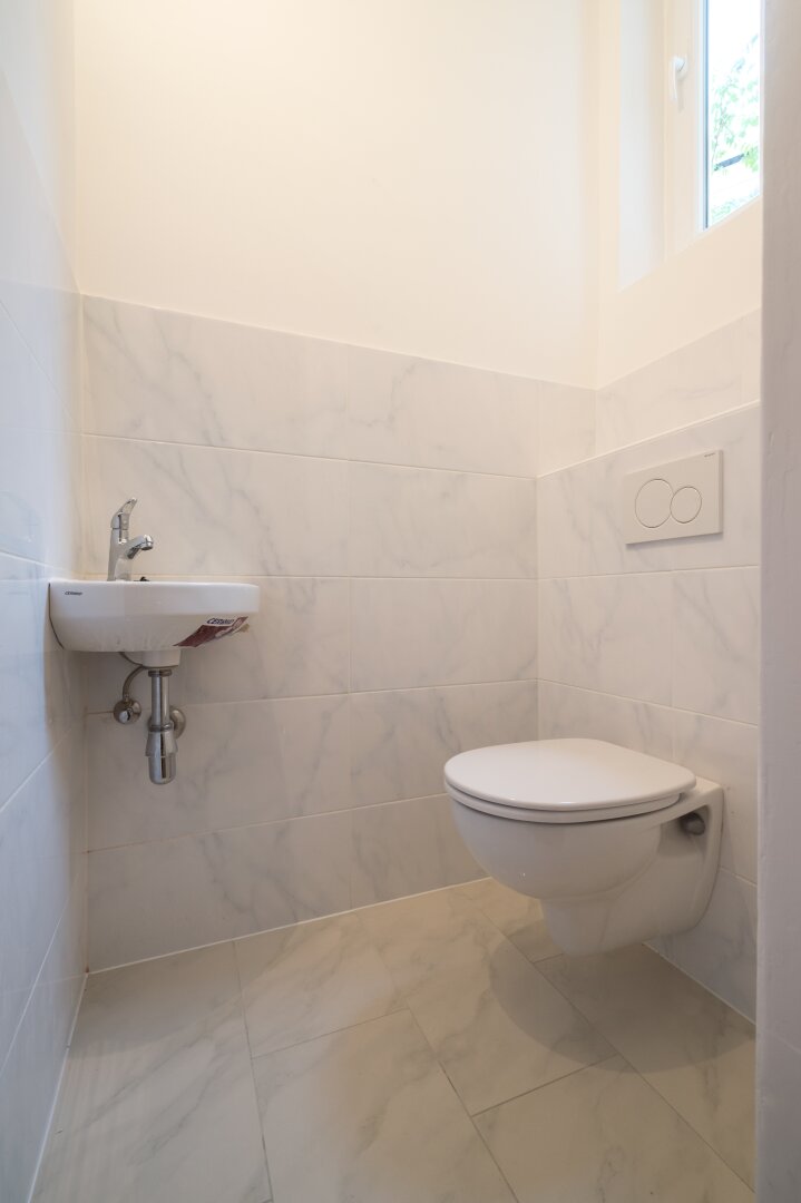 ++NEU++Kernsanierter Altbau ERSTBEZUG, 3 getrennte Zimmer+Küche in Citylage!!