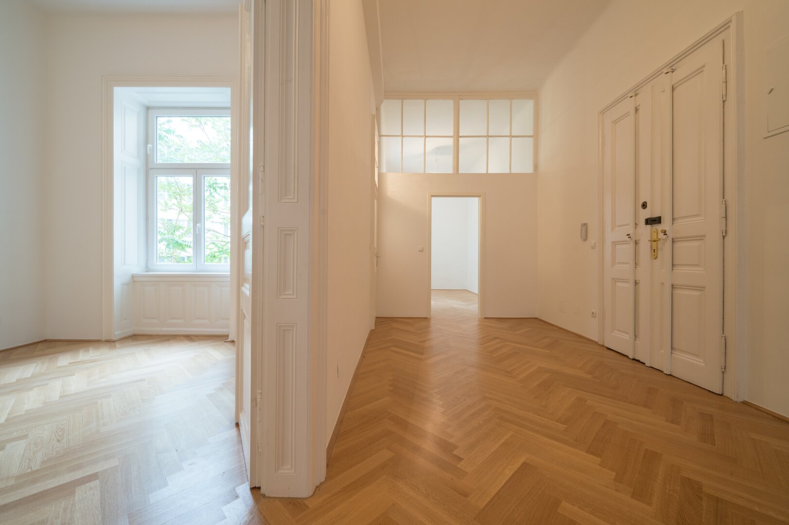 ++NEU++Kernsanierter Altbau ERSTBEZUG, 3 getrennte Zimmer+Küche in Citylage!!