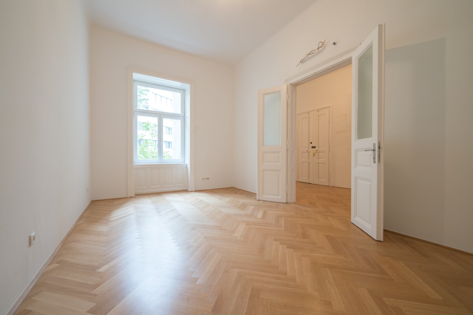++NEU++Kernsanierter Altbau ERSTBEZUG, 3 getrennte Zimmer+Küche in Citylage!!