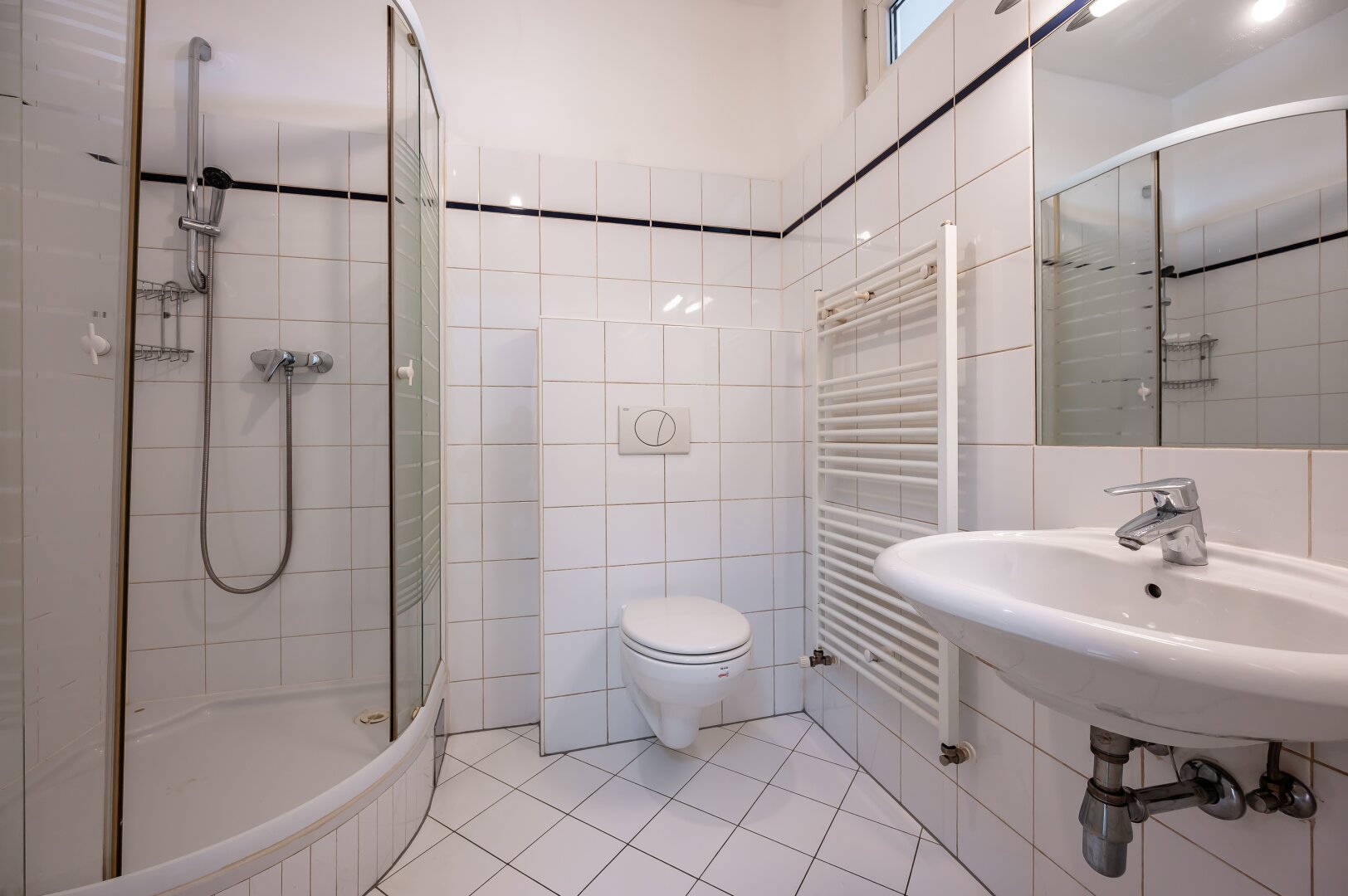 ++NEU++  2-Zimmer Altbau mit ca. 5m² Balkon/Loggia in sehr guter Lage!