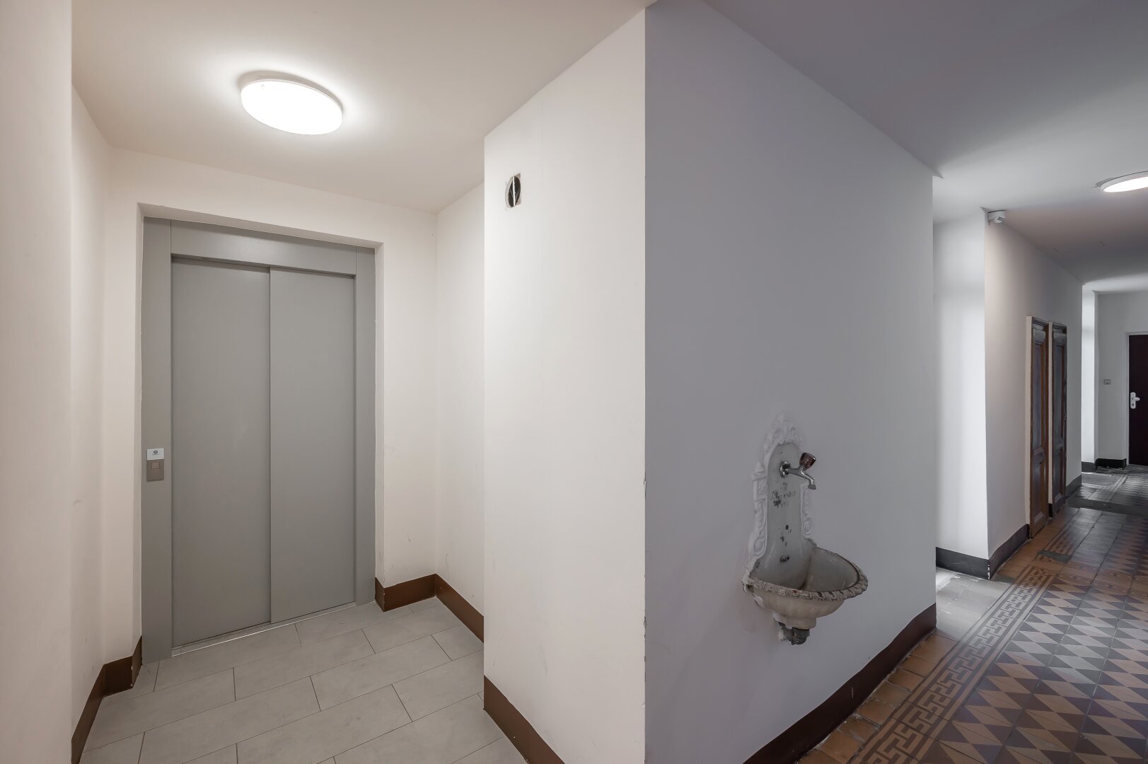 ++NEU++  2-Zimmer Altbau mit ca. 5m² Balkon/Loggia in sehr guter Lage!