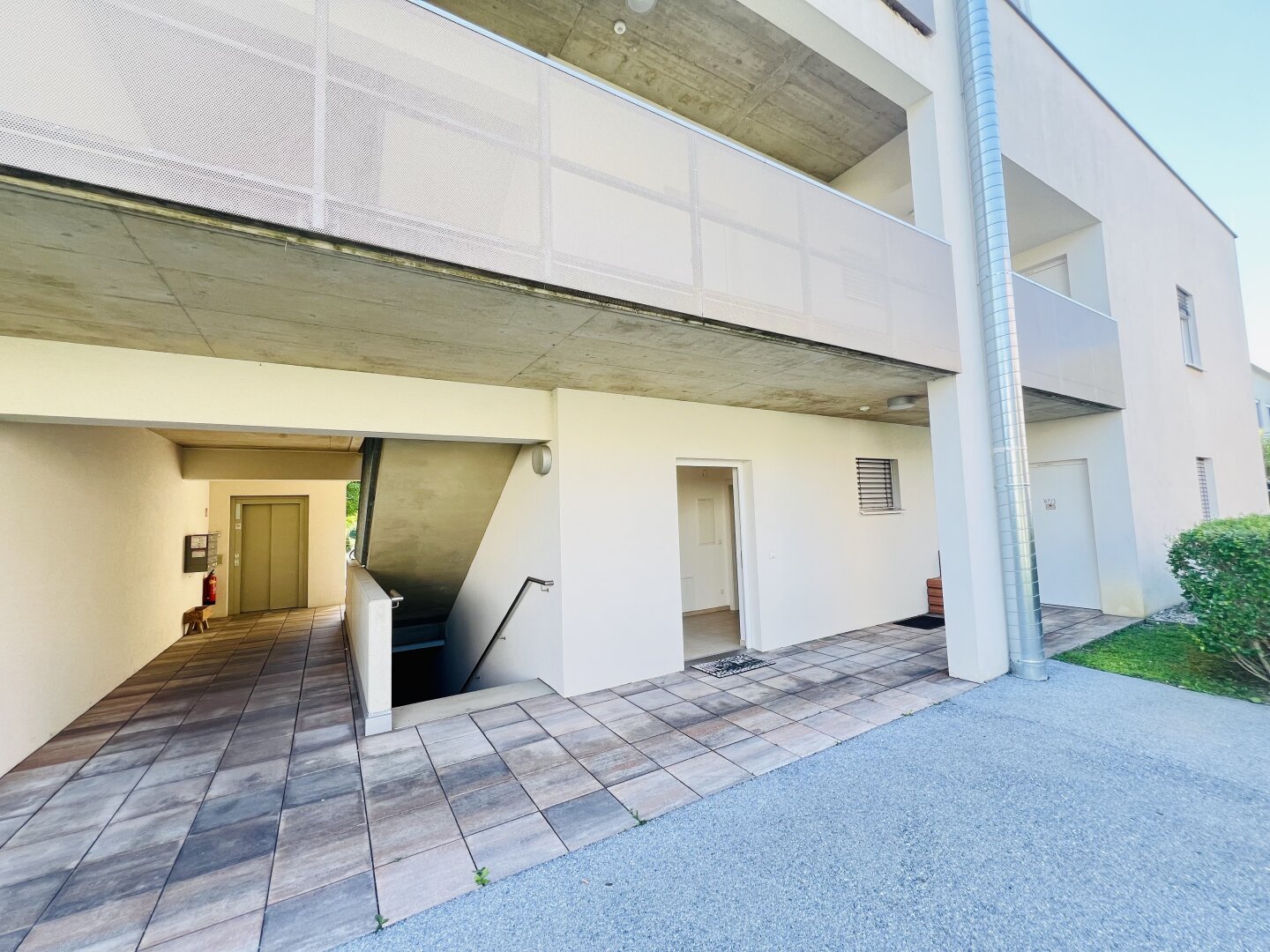 Schöne 2-Zimmer-Gartenwohnung in St. Peter mit Terrasse, Tiefgarage und Gartenanteil zu mieten