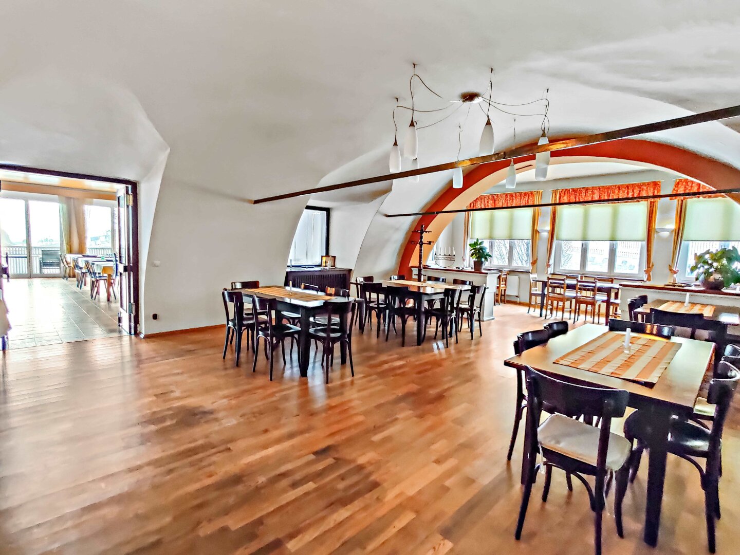 Vielfältiges Potential in Straden. - Gastro-Pension mit Betrieb, Wohnung und umfassenden Nebenflächen.