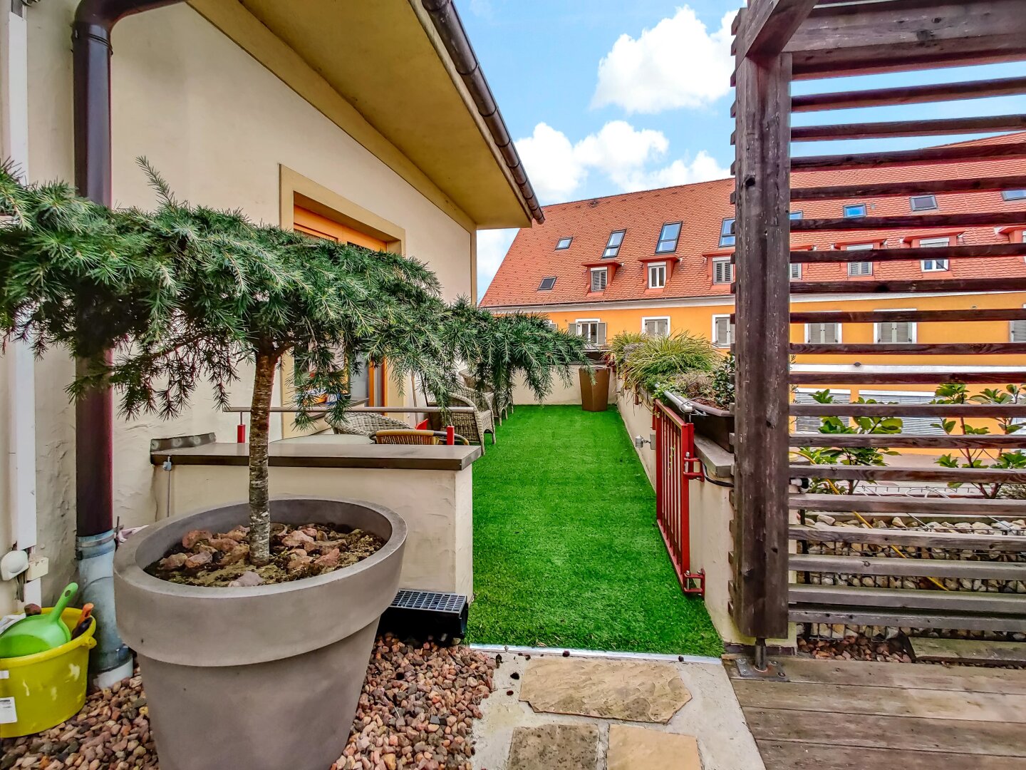 Vielfältiges Potential in Straden. - Gastro-Pension mit Betrieb, Wohnung und umfassenden Nebenflächen.