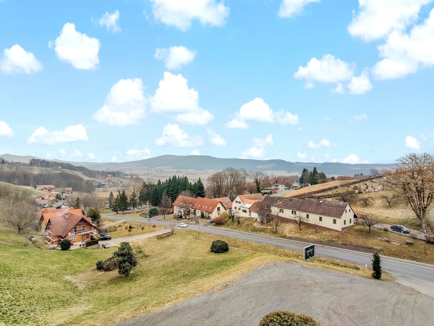 Vielfältiges Potential in Straden. - Gastro-Pension mit Betrieb, Wohnung und umfassenden Nebenflächen.
