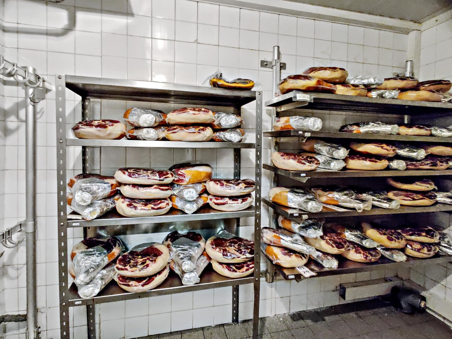 Vielfältiges Potential in Straden. - Gastro-Pension mit Betrieb, Wohnung und umfassenden Nebenflächen.