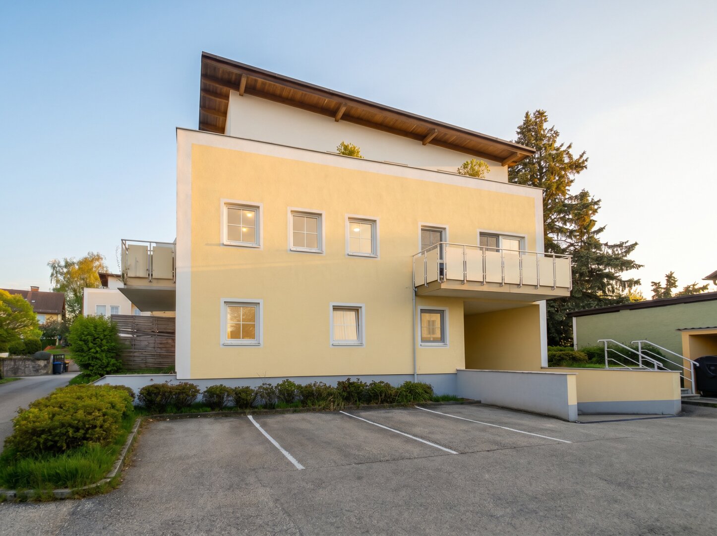 3-Zimmer-Wohnung mit Balkon und Tiefgaragenplatz in zentraler Lage von Vöcklabruck.