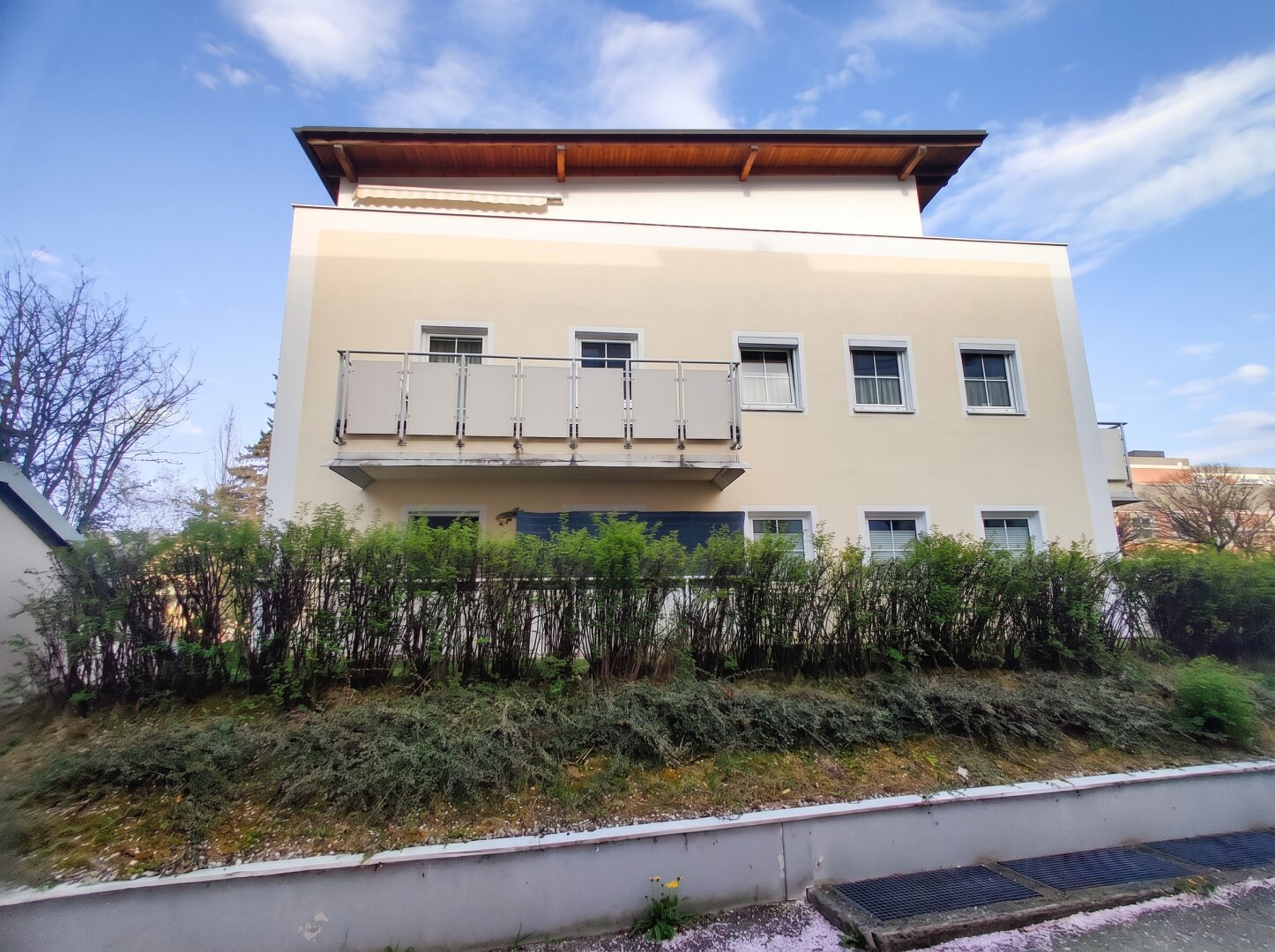 3-Zimmer-Wohnung mit Balkon und Tiefgaragenplatz in zentraler Lage von Vöcklabruck.