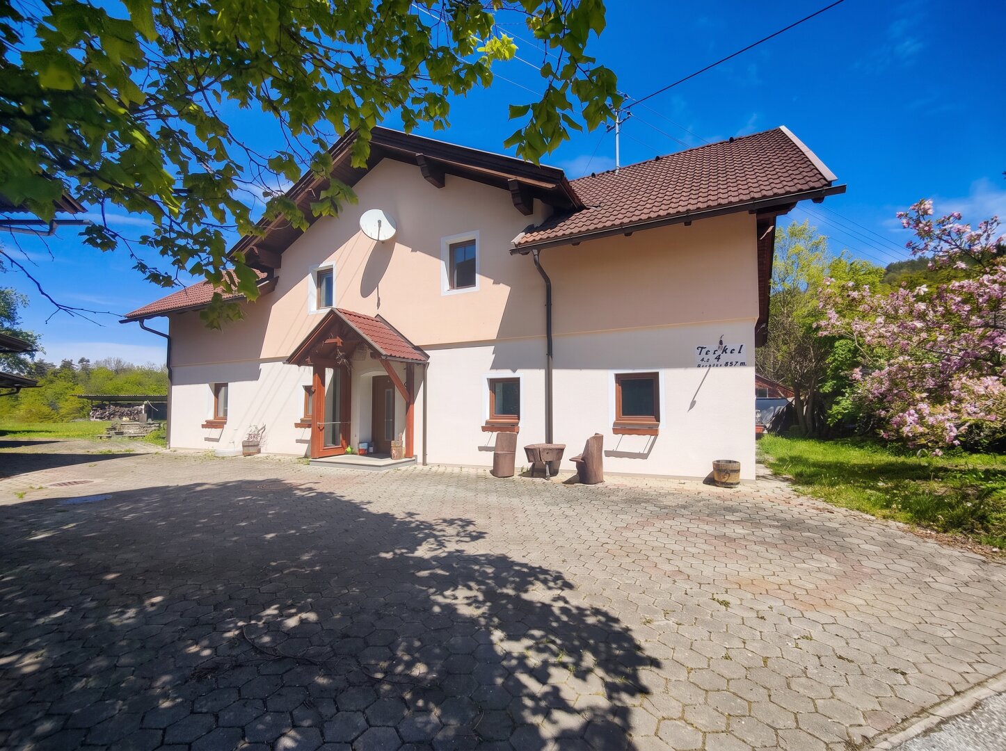 „Seltene Landgut-Liegenschaft nahe Wörthersee: Bauernhaus mit Stallung und rund 9,56 ha Grundbesitz“