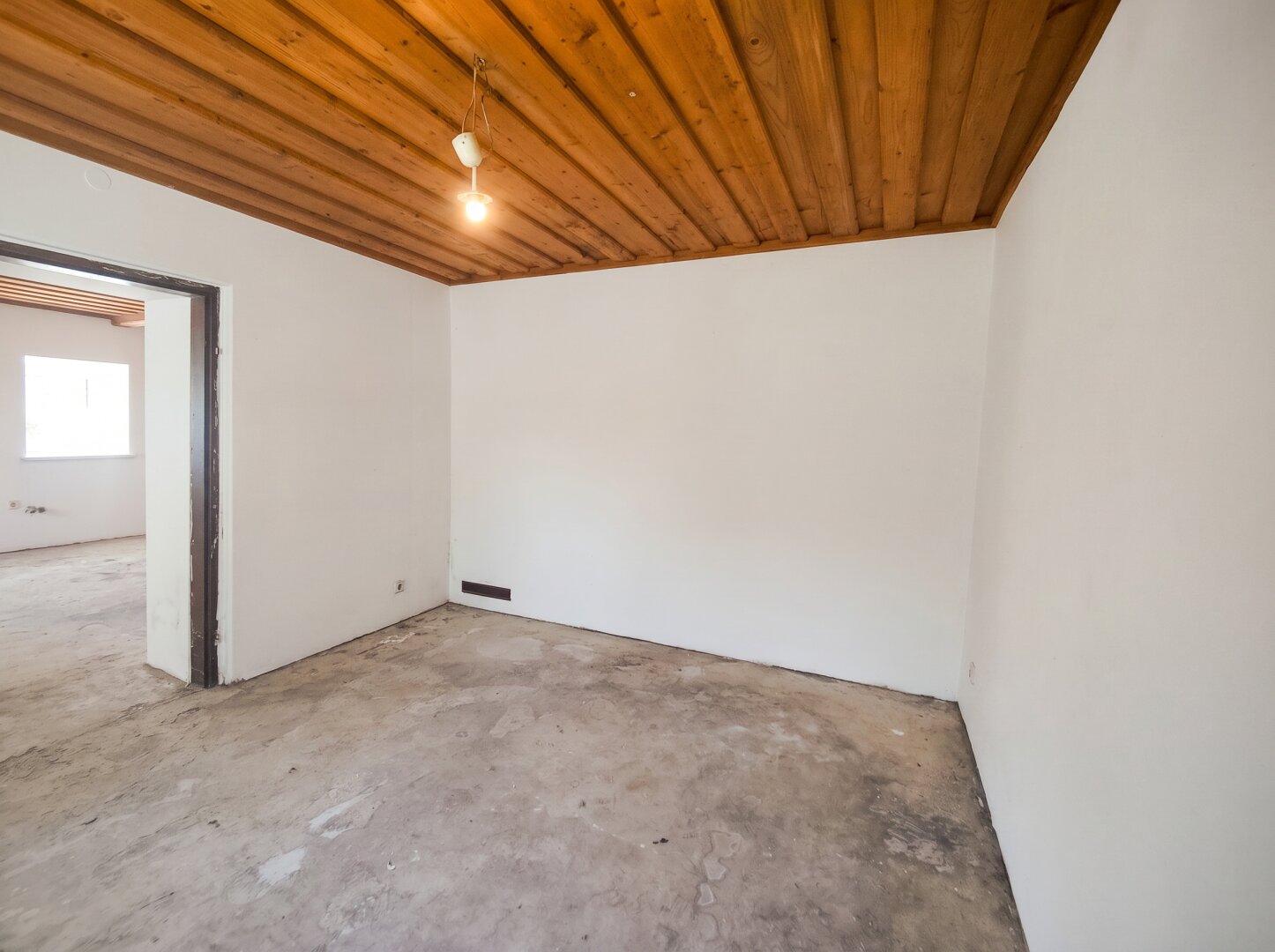 „Seltene Landgut-Liegenschaft nahe Wörthersee: Bauernhaus mit Stallung und rund 9,56 ha Grundbesitz“