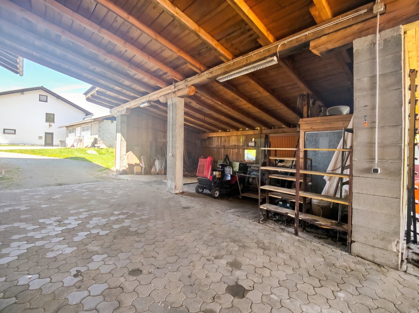 „Seltene Landgut-Liegenschaft nahe Wörthersee: Bauernhaus mit Stallung und rund 9,56 ha Grundbesitz“