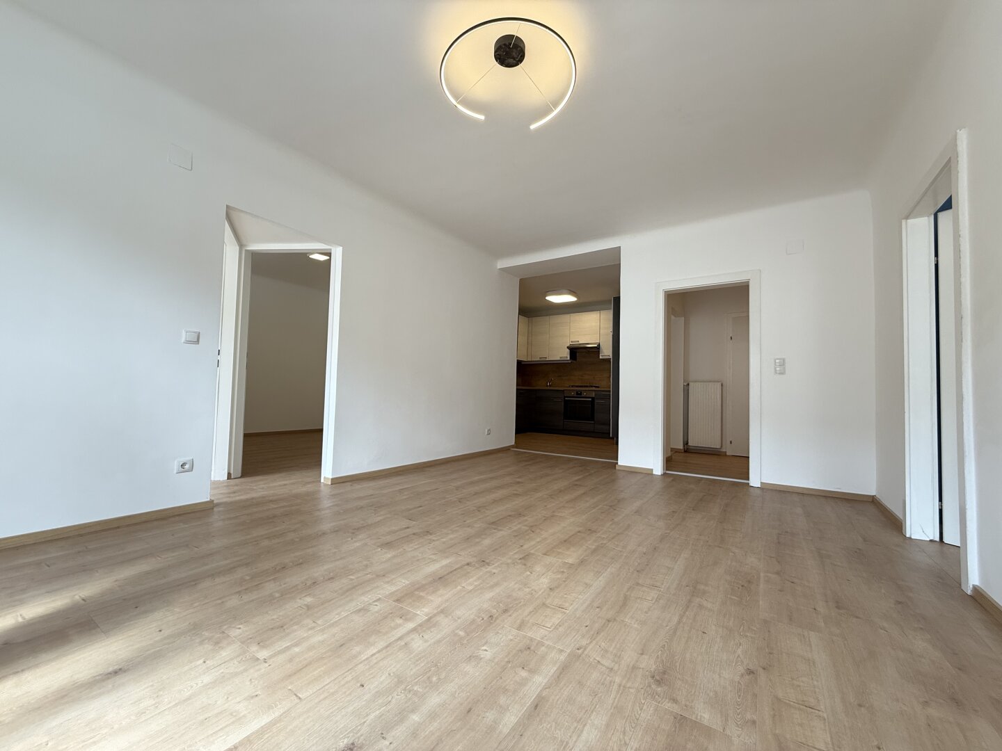 4 Zimmer Wohnung | Ruhig | Saniert | 83 m² | neues Bad & WC | Sofort verfügbar