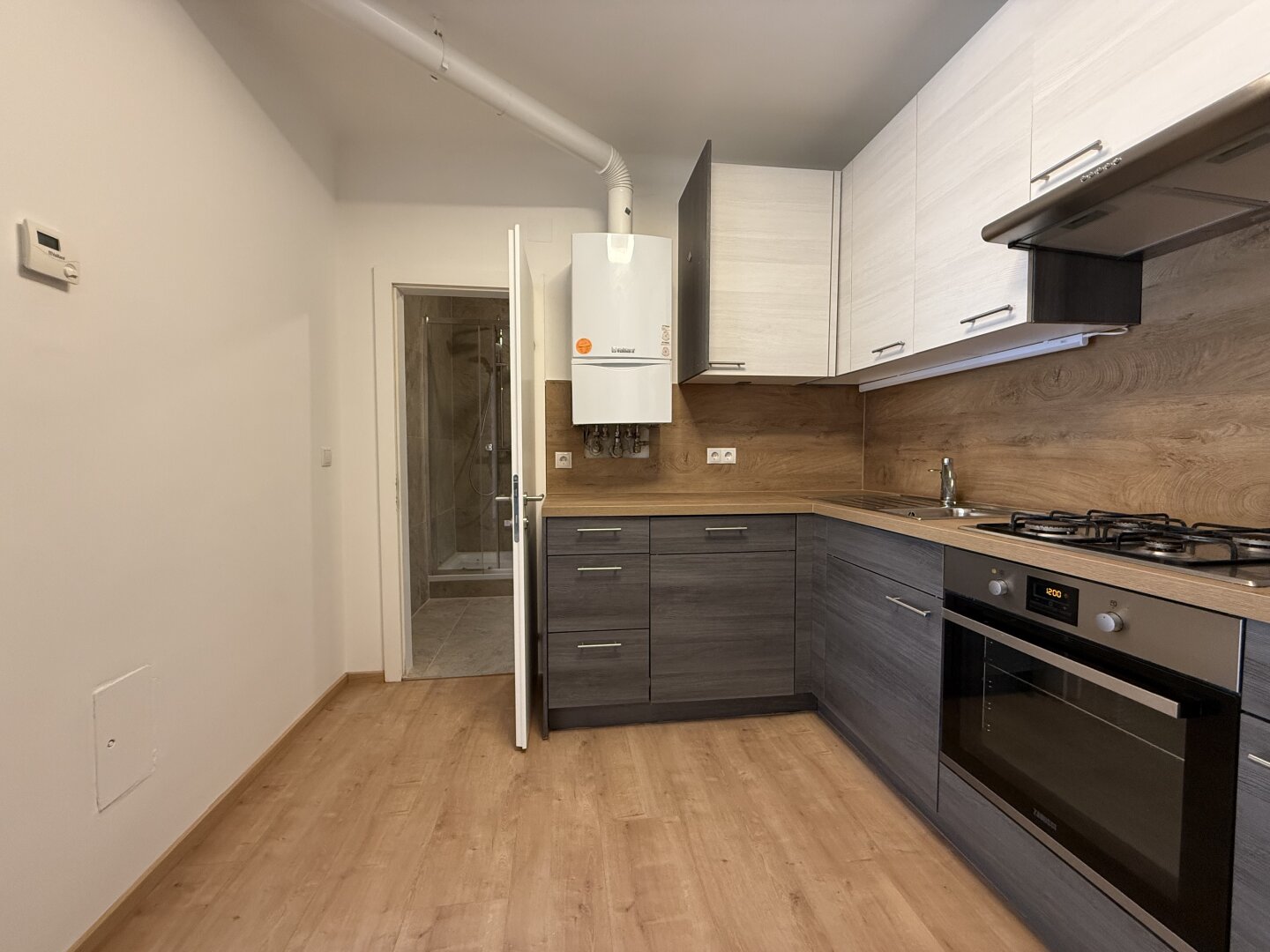 4 Zimmer Wohnung | Ruhig | Saniert | 83 m² | neues Bad & WC | Sofort verfügbar
