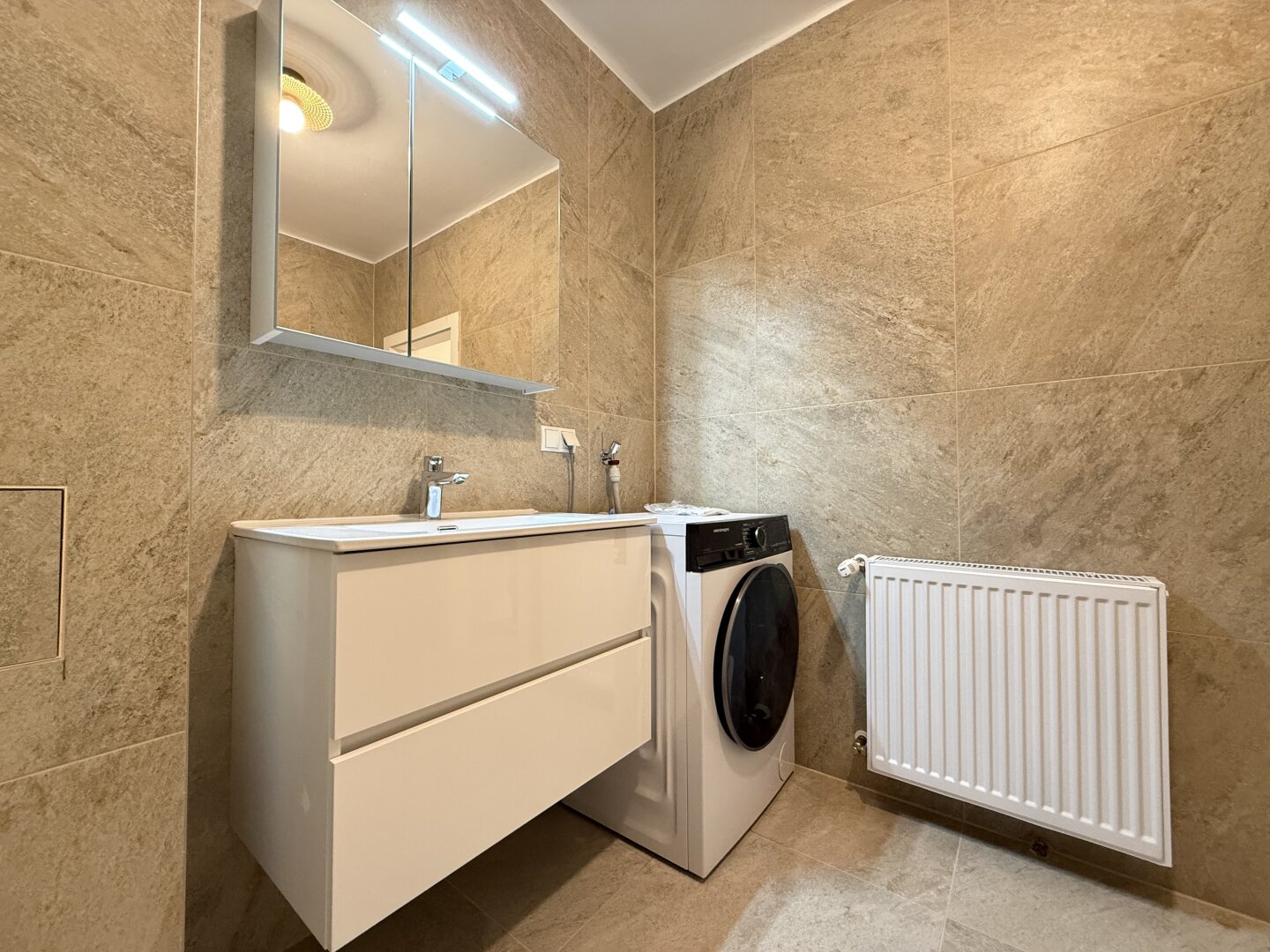 4 Zimmer Wohnung | Ruhig | Saniert | 83 m² | neues Bad & WC | Sofort verfügbar