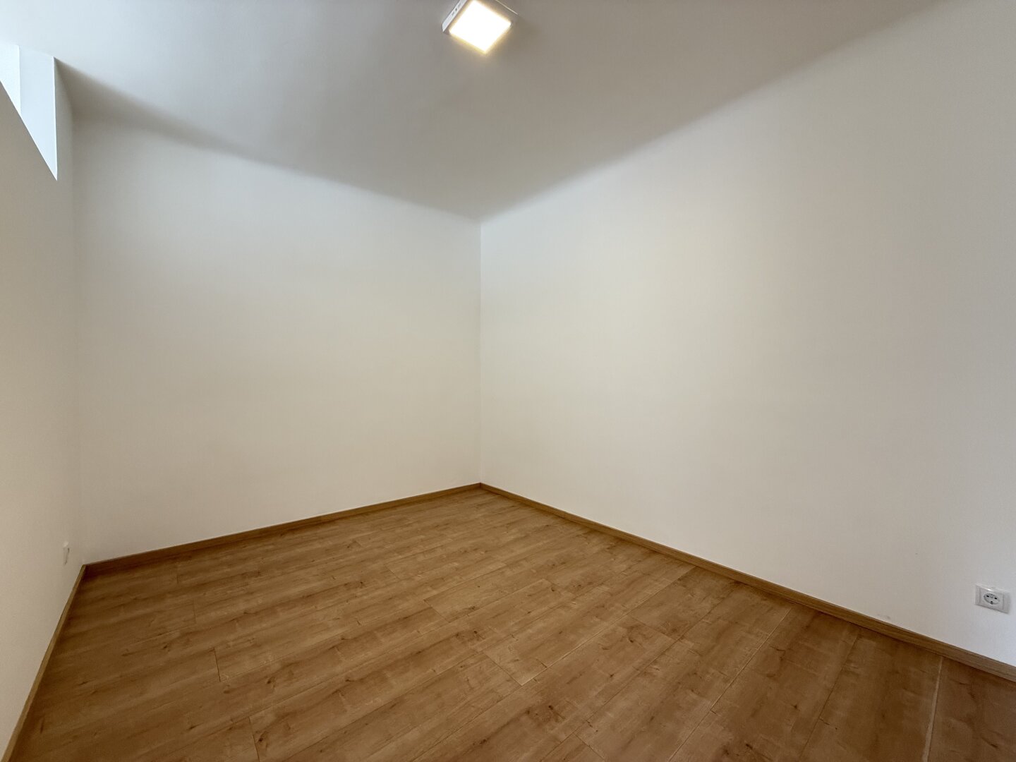 4 Zimmer Wohnung | Ruhig | Saniert | 83 m² | neues Bad & WC | Sofort verfügbar