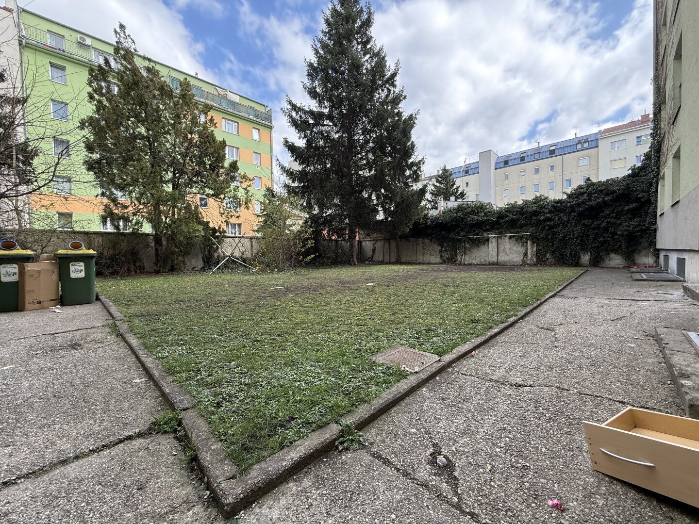 4 Zimmer Wohnung | Ruhig | Saniert | 83 m² | neues Bad & WC | Sofort verfügbar