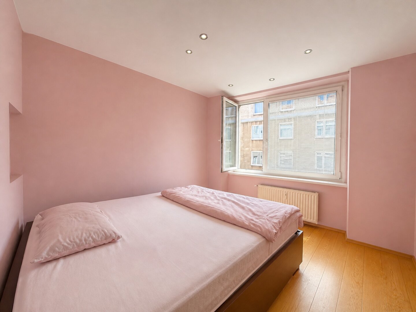 TOP + LICHTDURCHFLUTETE 3-ZIMMER-WOHNUNG MIT WOHNKÜCHE & LIFT IN BESTLAGE!