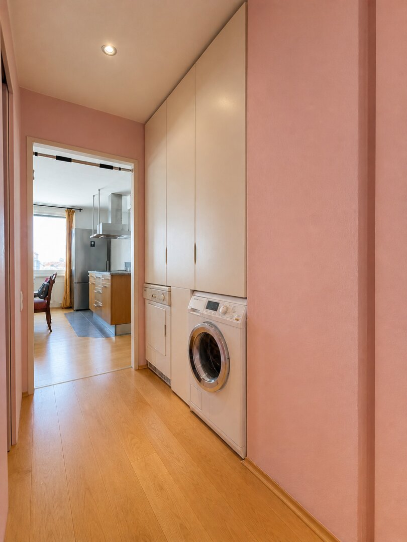 TOP + LICHTDURCHFLUTETE 3-ZIMMER-WOHNUNG MIT WOHNKÜCHE & LIFT IN BESTLAGE!