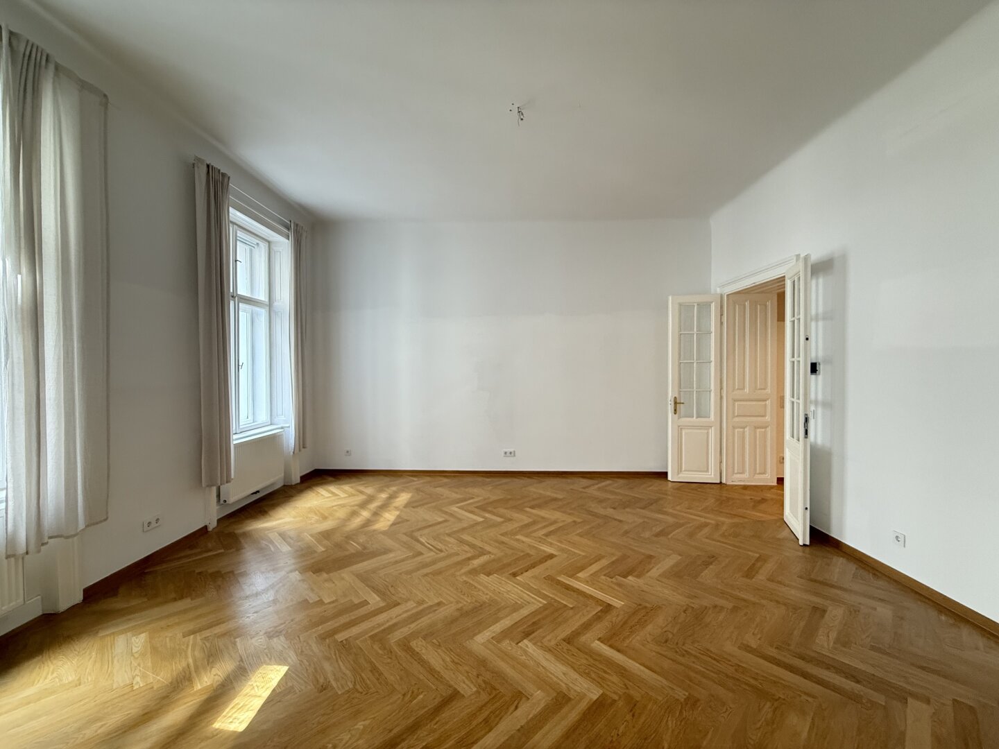 + TOP + ALTBAU-BÜRO / WOHNUNG + FLEXIBLE NUTZUNG BIS ENDE 2026 + SOFORT VERFÜGBAR +
