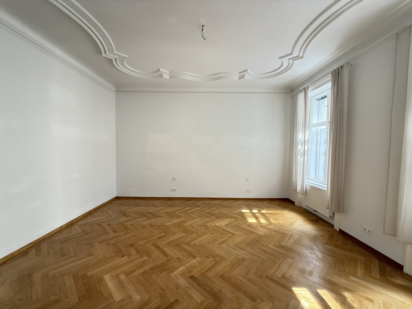 + TOP + ALTBAU-BÜRO / WOHNUNG + FLEXIBLE NUTZUNG BIS ENDE 2026 + SOFORT VERFÜGBAR +