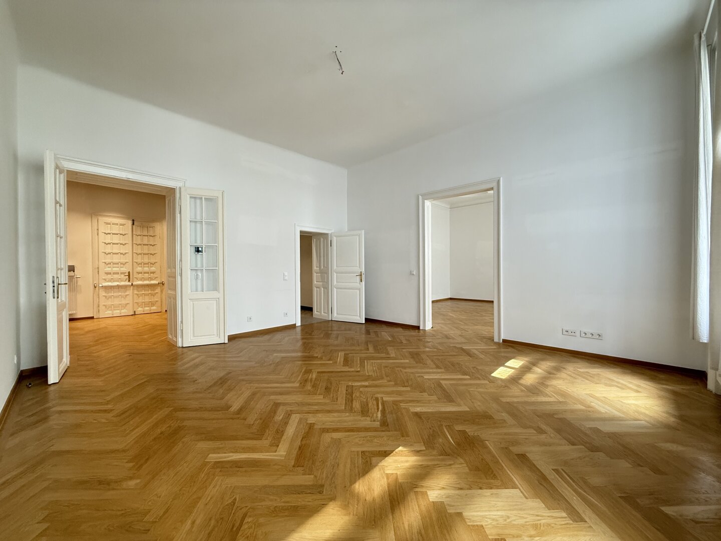 + TOP + ALTBAU-BÜRO / WOHNUNG + FLEXIBLE NUTZUNG BIS ENDE 2026 + SOFORT VERFÜGBAR +