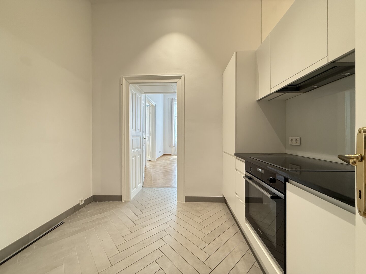 + TOP + ALTBAU-BÜRO / WOHNUNG + FLEXIBLE NUTZUNG BIS ENDE 2026 + SOFORT VERFÜGBAR +