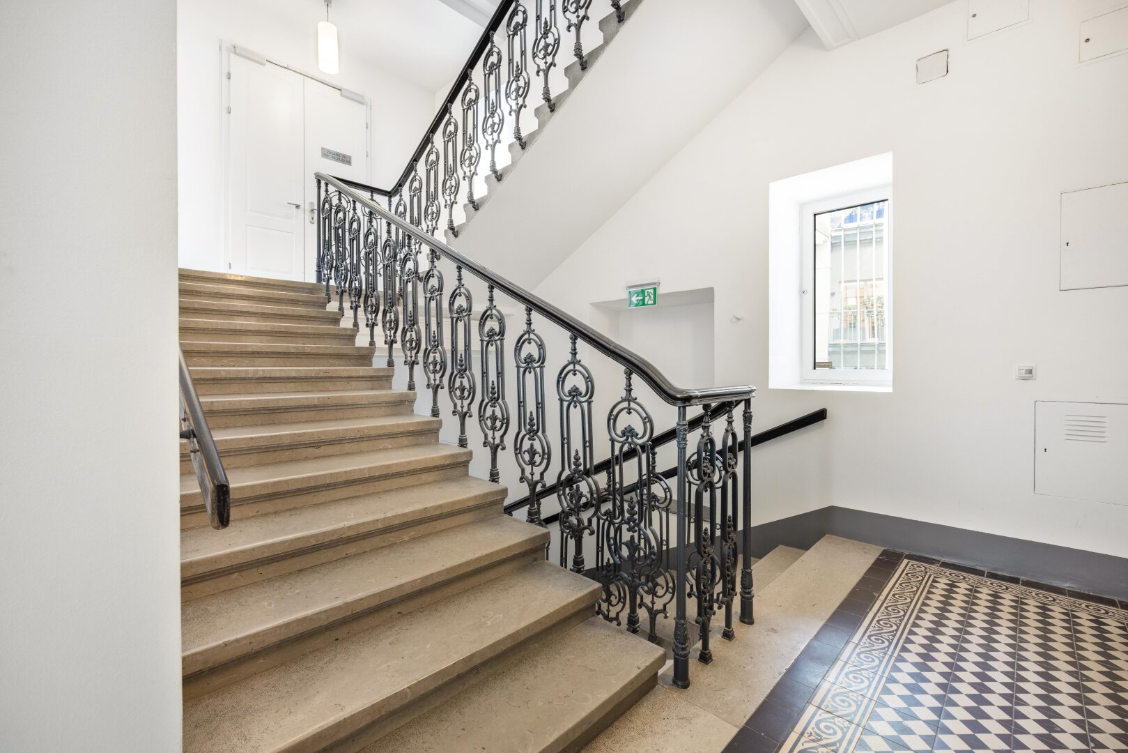 + TOP + ALTBAU-BÜRO / WOHNUNG + FLEXIBLE NUTZUNG BIS ENDE 2026 + SOFORT VERFÜGBAR +