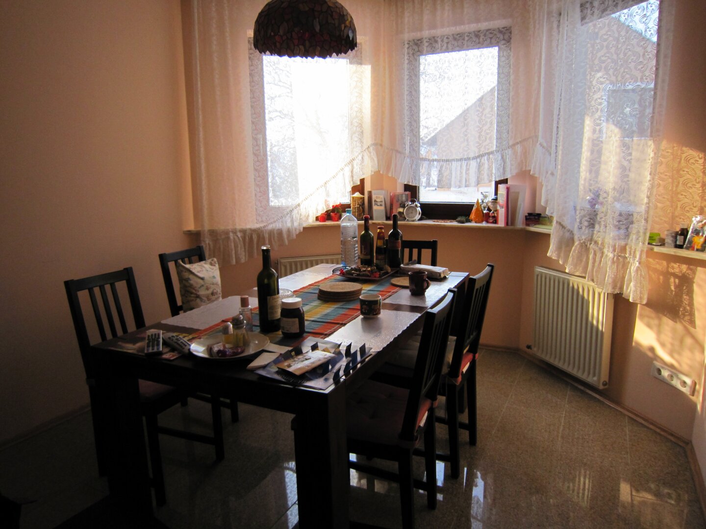 Einzigartige 268 m2 Doppelhaushälfte  auf 750 m2 Grundstück mit 3 Ebenen und über 700 m2 Wohn- und Nutzfläche. (14 Zimmer!!).