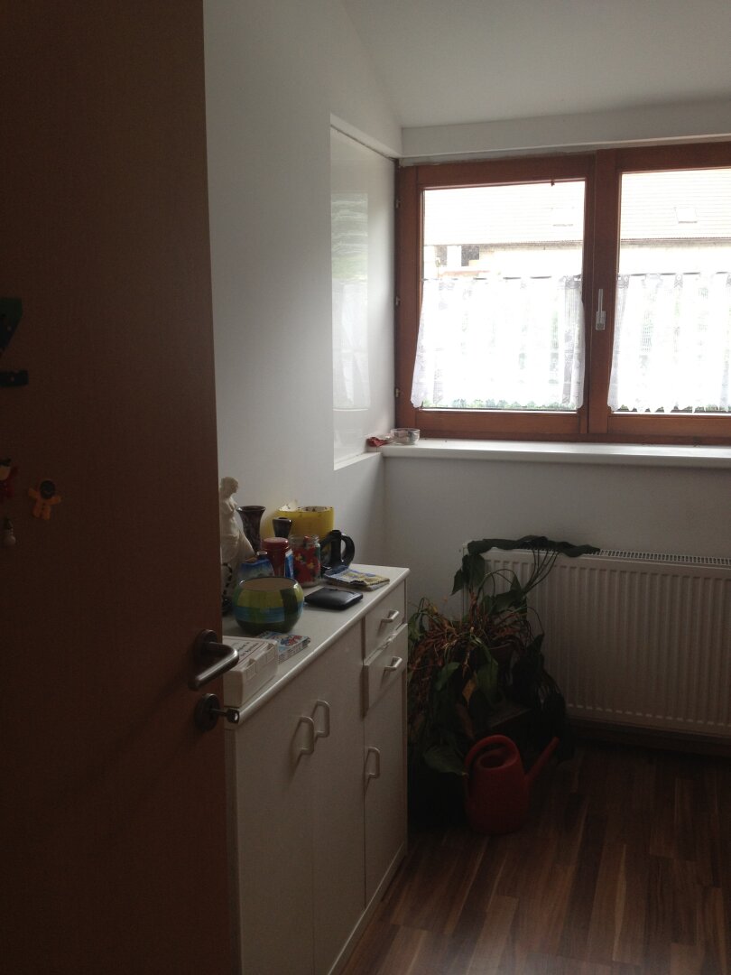 Einzigartige 268 m2 Doppelhaushälfte  auf 750 m2 Grundstück mit 3 Ebenen und über 700 m2 Wohn- und Nutzfläche. (14 Zimmer!!).