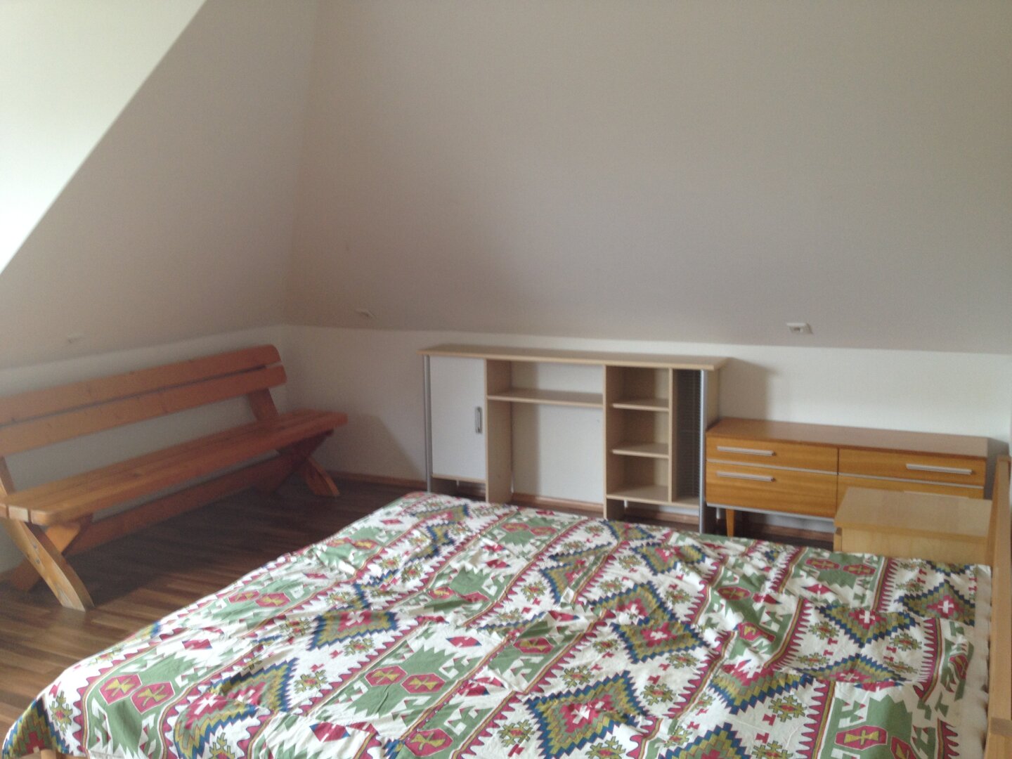Einzigartige 268 m2 Doppelhaushälfte  auf 750 m2 Grundstück mit 3 Ebenen und über 700 m2 Wohn- und Nutzfläche. (14 Zimmer!!).