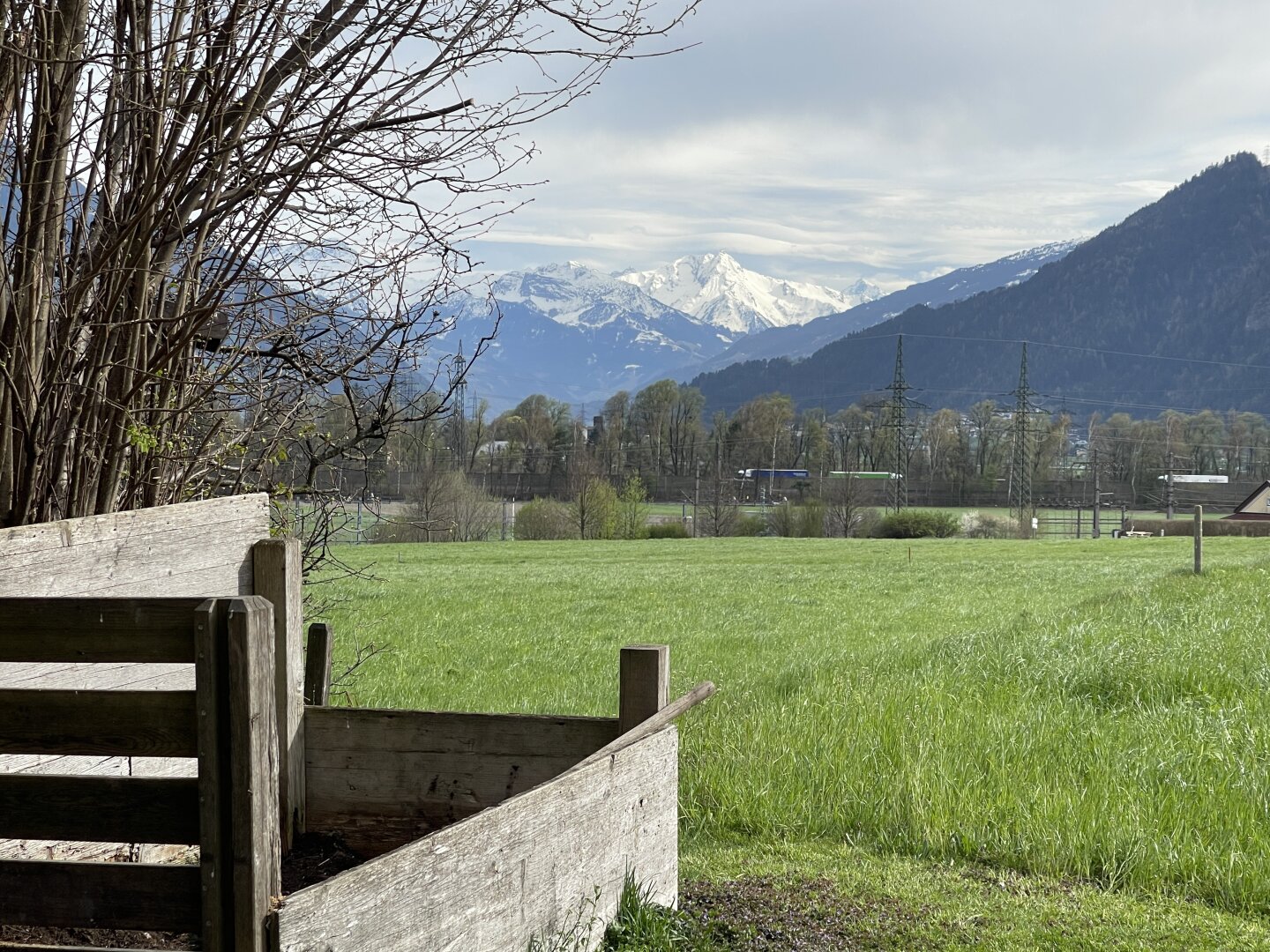Tischlerei mit Büro im Tiroler Unterland zwischen Jenbach und Wörgl, Eingang Zillertal
