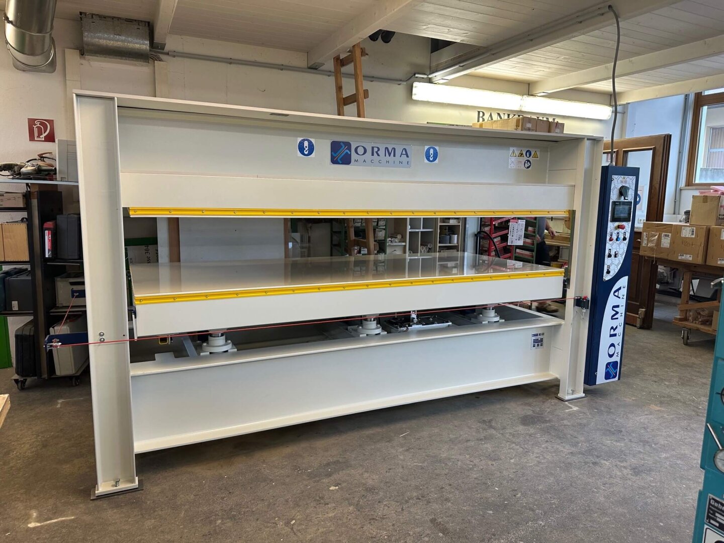 Tischlerei mit Büro im Tiroler Unterland zwischen Jenbach und Wörgl, Eingang Zillertal