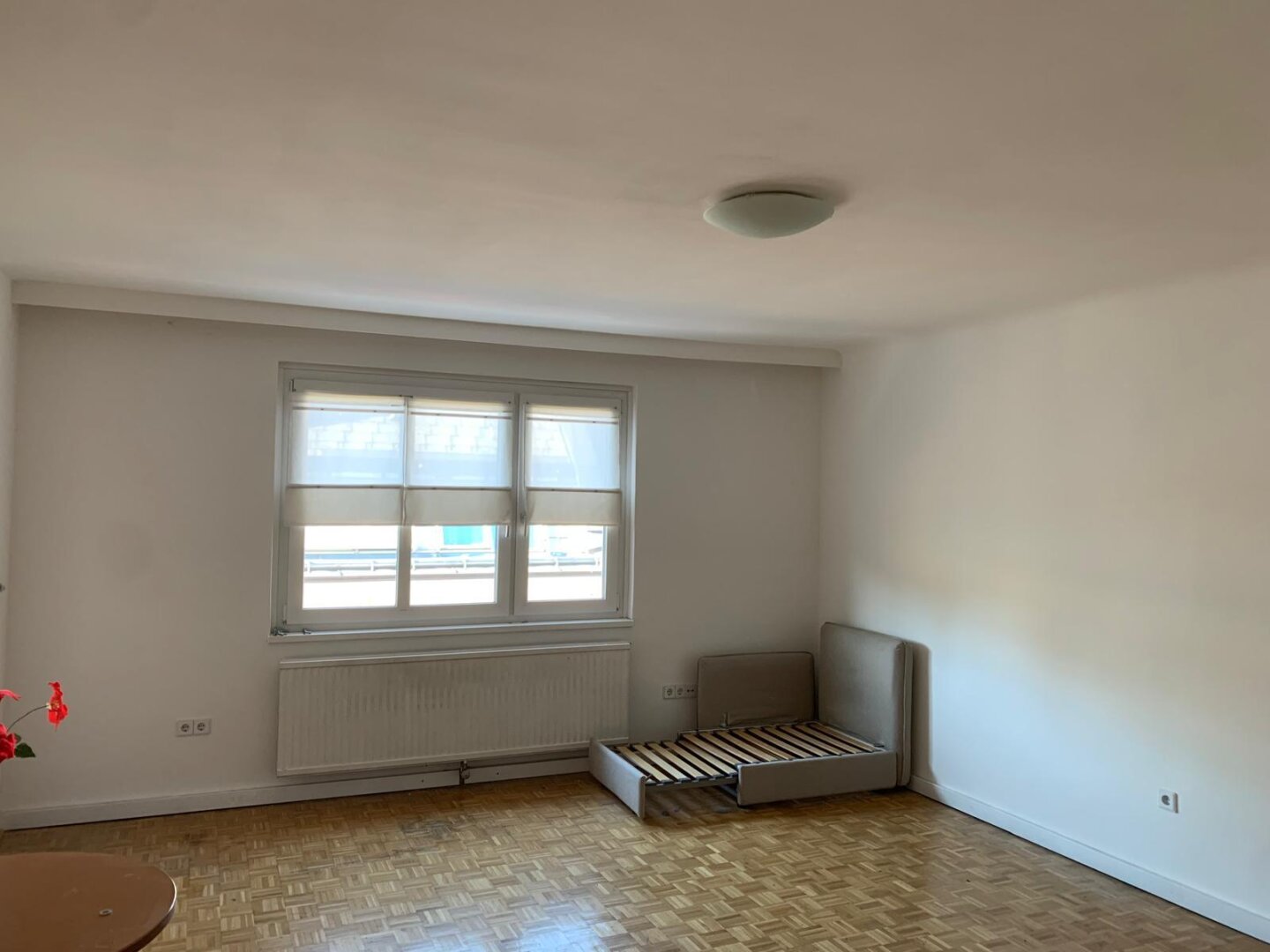 Wohnkomfort mit Lift: Gut geschnittene 2-Zimmer-Wohnung mit separater Küche